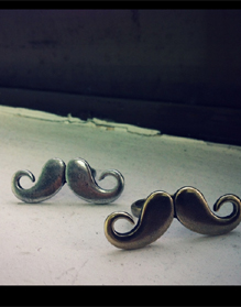 mustache ring (2colors!)