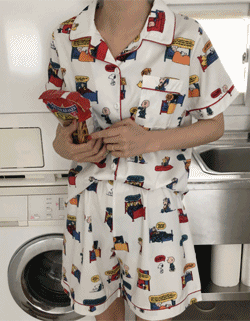 snoopy pajama set  ( 주문폭주 )