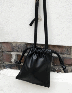 Margiela mini bag ( 블랙, 민트 ) 한정수량 세일 상품