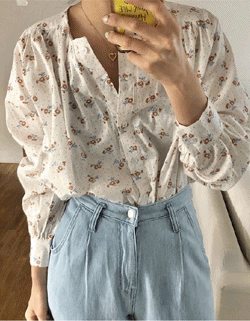 picnic floral blouse